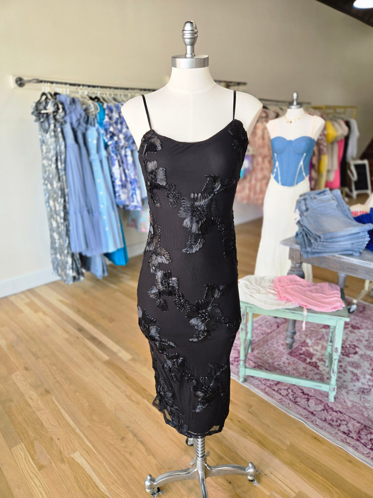 Black Mesh Floral Embroidery Midi Dress